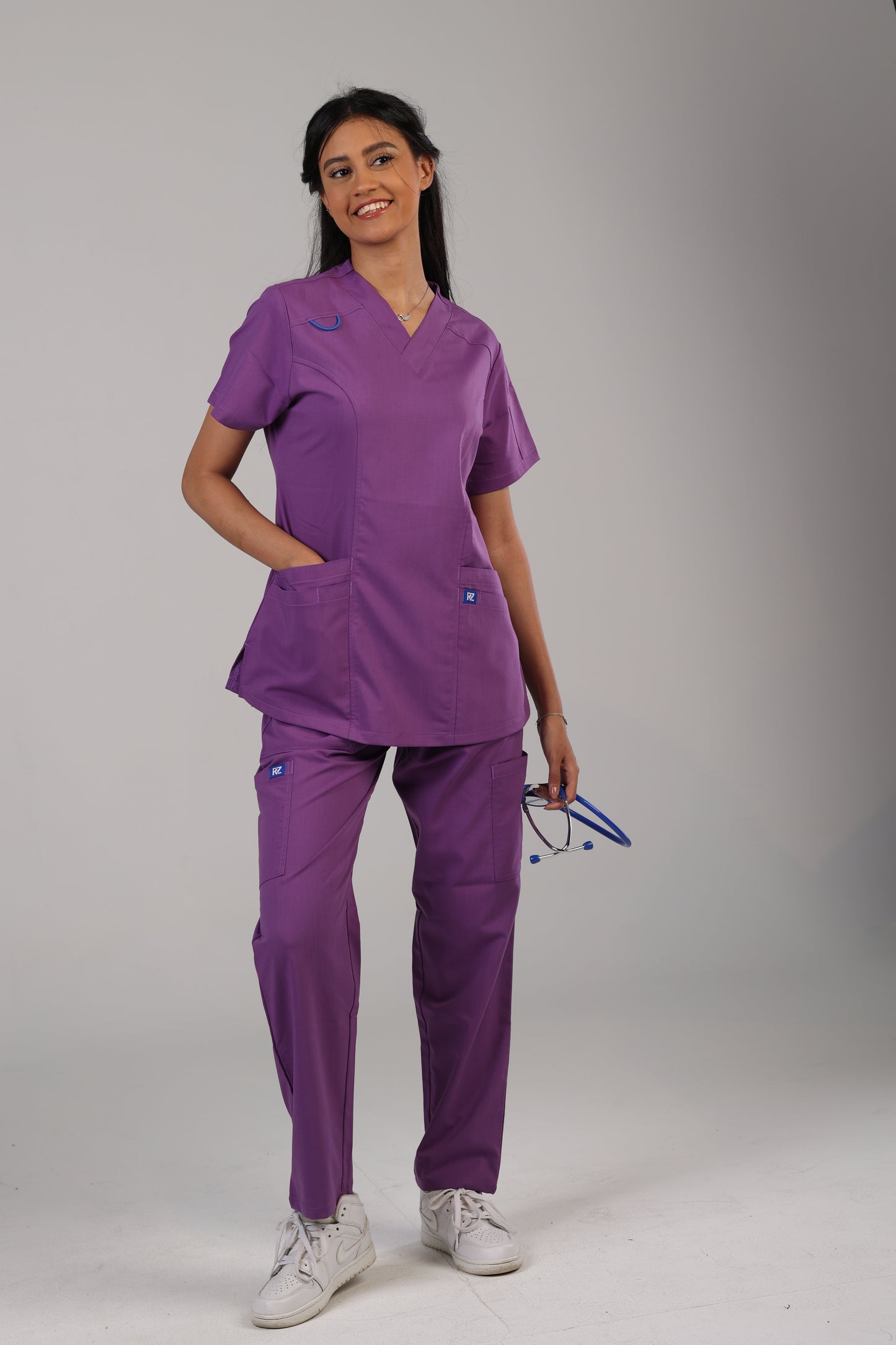 RZ Scrub Female Purple – تصميم أنيق وراحة مثالية