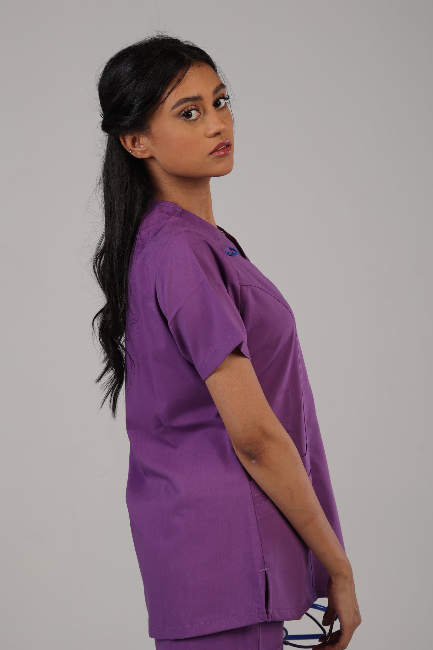 RZ Scrub Female Purple – تصميم أنيق وراحة مثالية