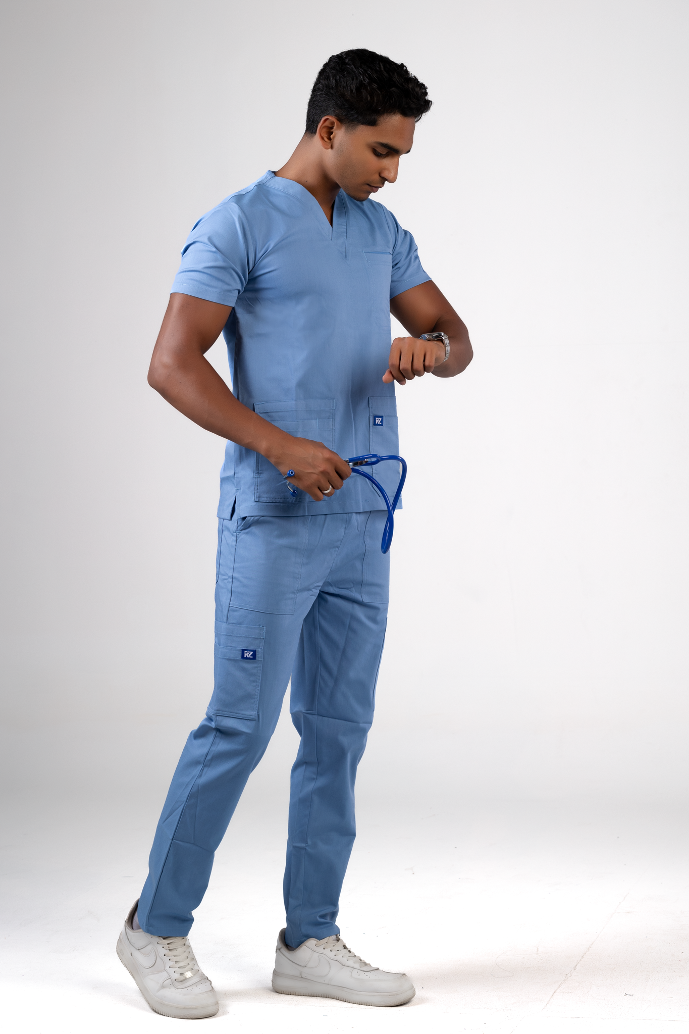 RZ Scrub Men's- Baby Blue | أزرق سماوي – راحة وأناقة للرجال